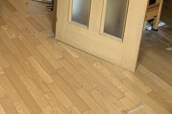 フローリングが汚れツヤがない